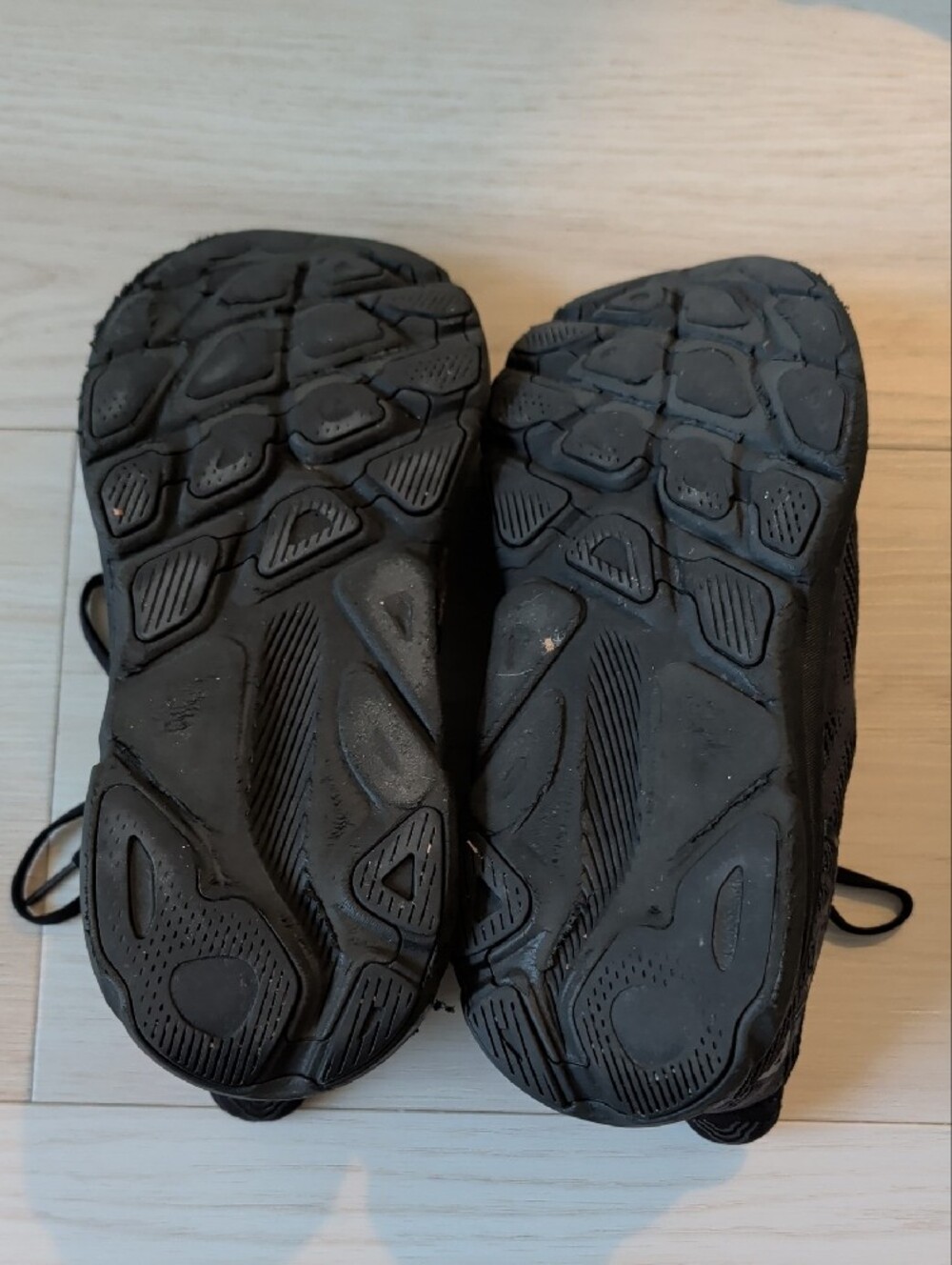 Hoka Women's Clifton 9 Black Athletic Shoes 2 Pair bundle - Picture 4 of 9